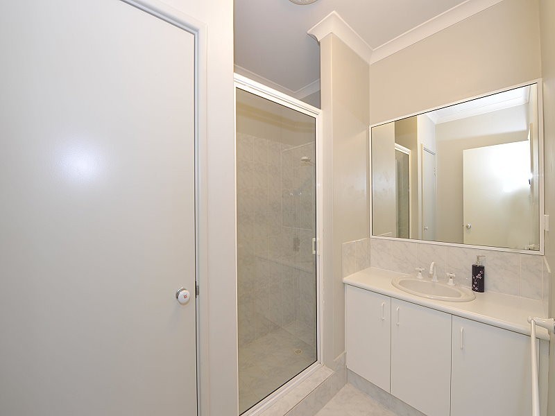 11 /20 BARUNA COURT, Halls Head WA 6210