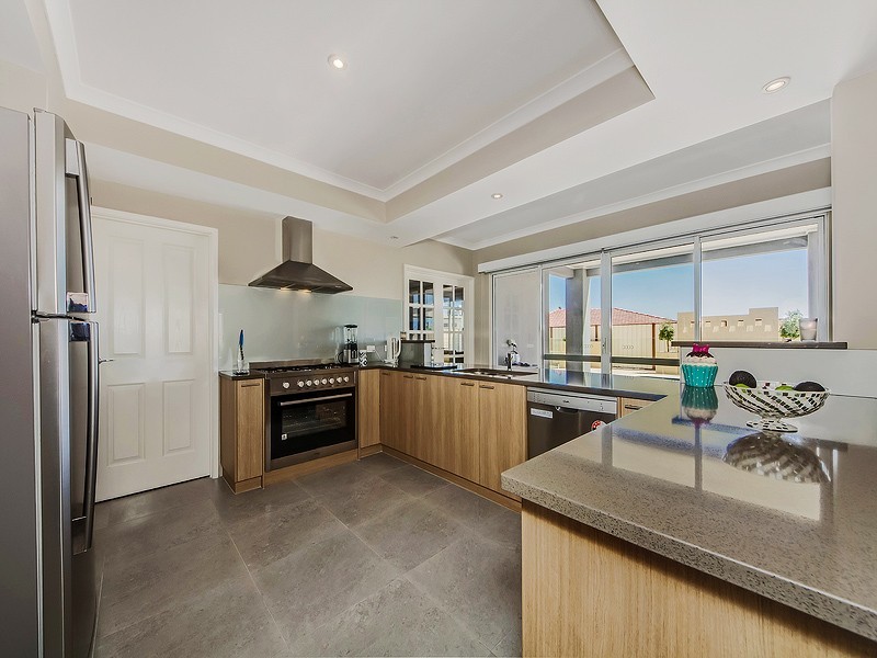 12 Australis Circle, Port Bouvard, Wannanup WA 6210