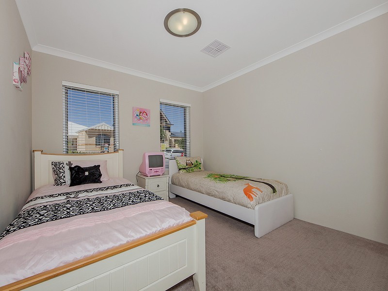 12 Australis Circle, Port Bouvard, Wannanup WA 6210