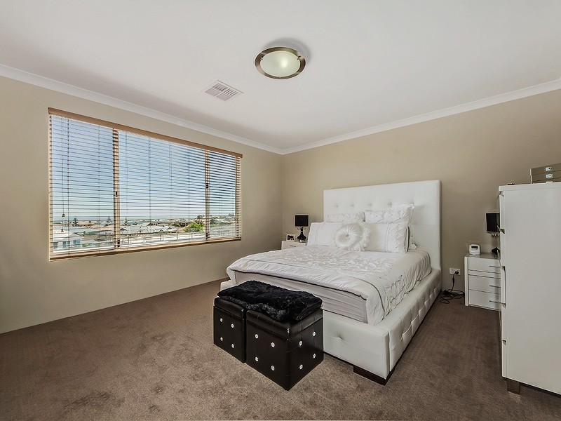 12 Australis Circle, Port Bouvard, Wannanup WA 6210