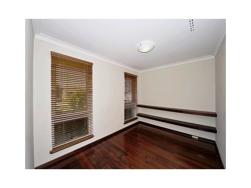 22 MUIR STREET, Halls Head WA 6210