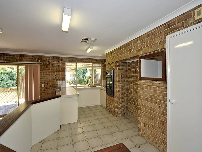 6 SALWEEN PLACE, Greenfields WA 6210