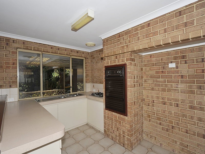 6 SALWEEN PLACE, Greenfields WA 6210