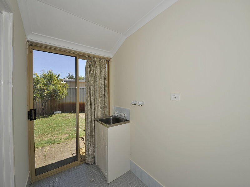 6 SALWEEN PLACE, Greenfields WA 6210