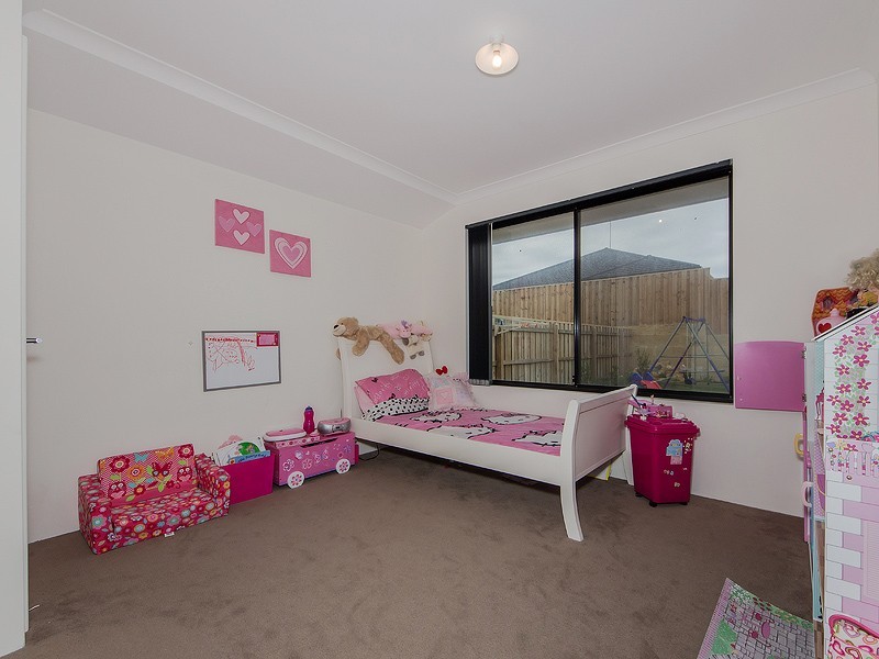 386 Peelwood Parade, Halls Head WA 6210