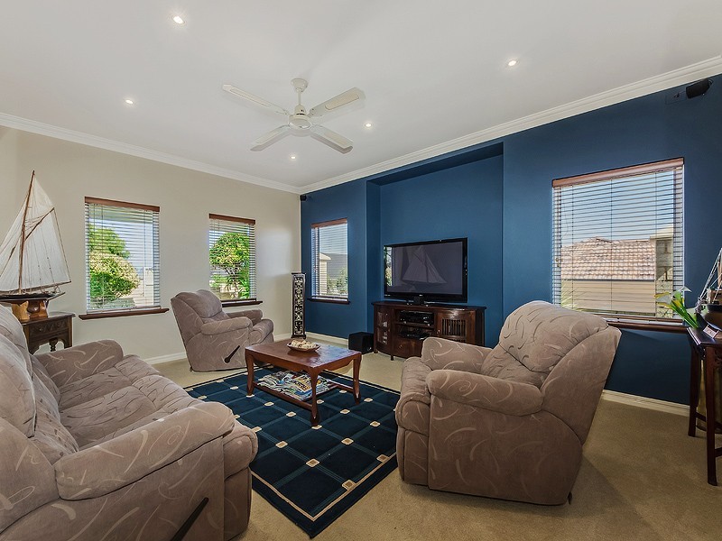 3 Frederick Way, PORT BOUVARD, Wannanup WA 6210