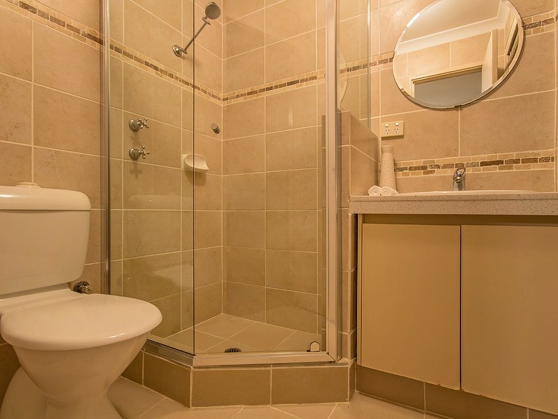 18 Kingfisher Drive, Halls Head WA 6210