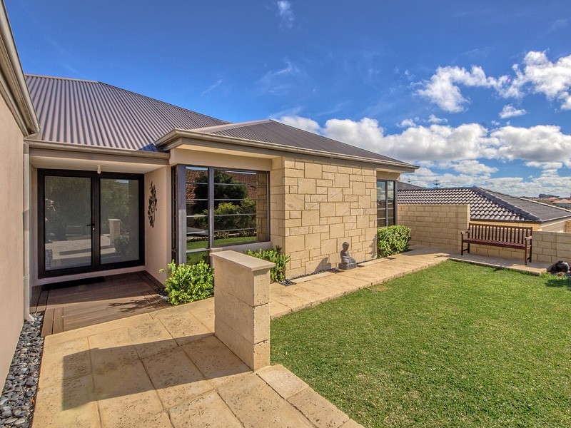 6 Frigate Way, PORT BOUVARD, Wannanup WA 6210