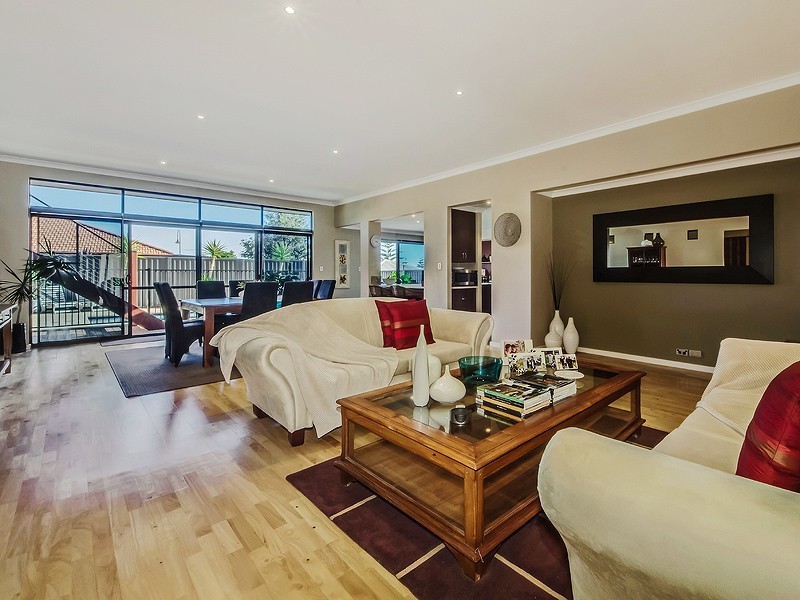 6 Frigate Way, PORT BOUVARD, Wannanup WA 6210