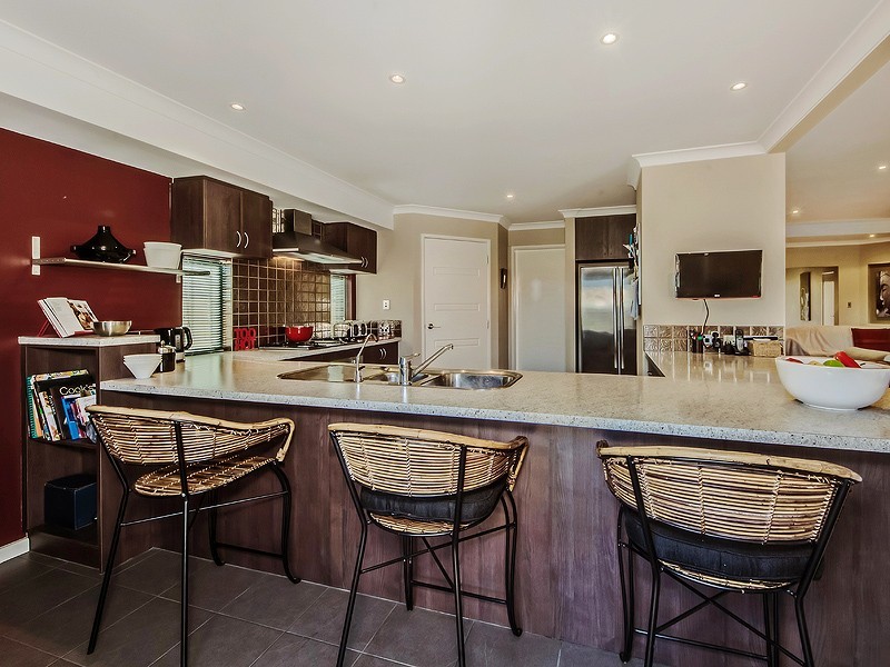 6 Frigate Way, PORT BOUVARD, Wannanup WA 6210