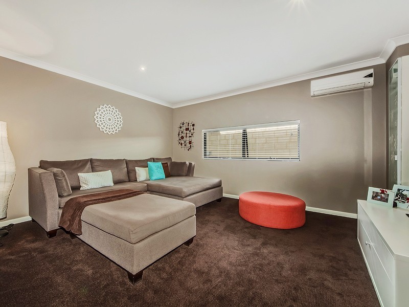6 Frigate Way, PORT BOUVARD, Wannanup WA 6210