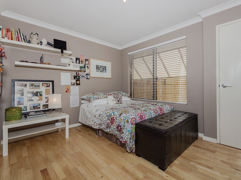6 Frigate Way, PORT BOUVARD, Wannanup WA 6210