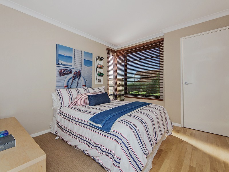 6 Frigate Way, PORT BOUVARD, Wannanup WA 6210