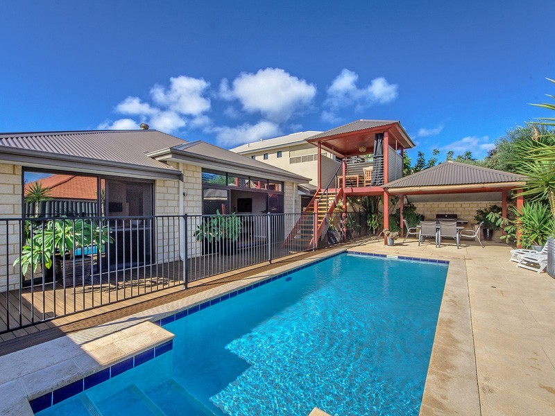 6 Frigate Way, PORT BOUVARD, Wannanup WA 6210