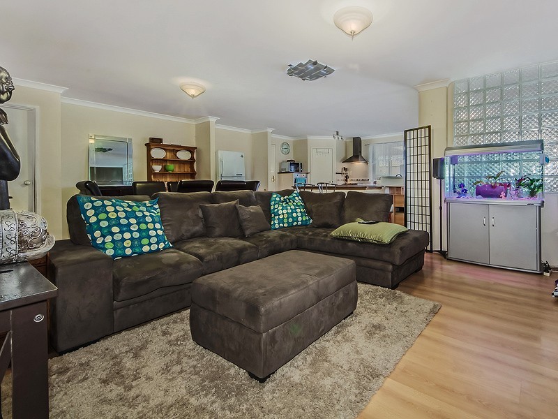 3 Nuchea Vista, Lakelands WA 6180