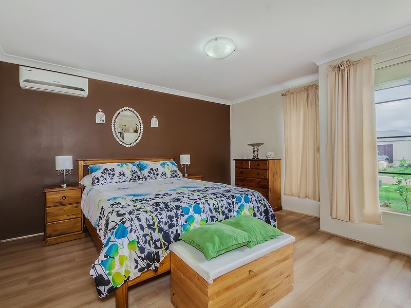 3 Nuchea Vista, Lakelands WA 6180