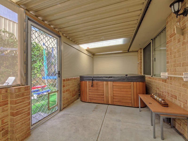 3 Nuchea Vista, Lakelands WA 6180