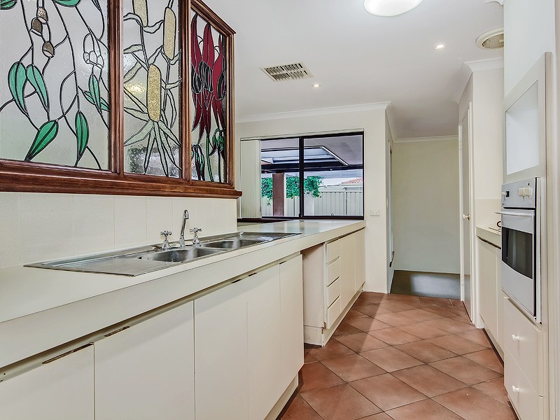 82 Mclarty Road, Halls Head WA 6210