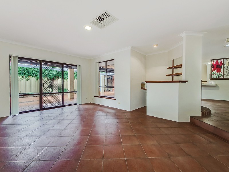 82 Mclarty Road, Halls Head WA 6210