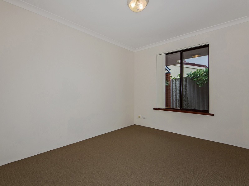 82 Mclarty Road, Halls Head WA 6210