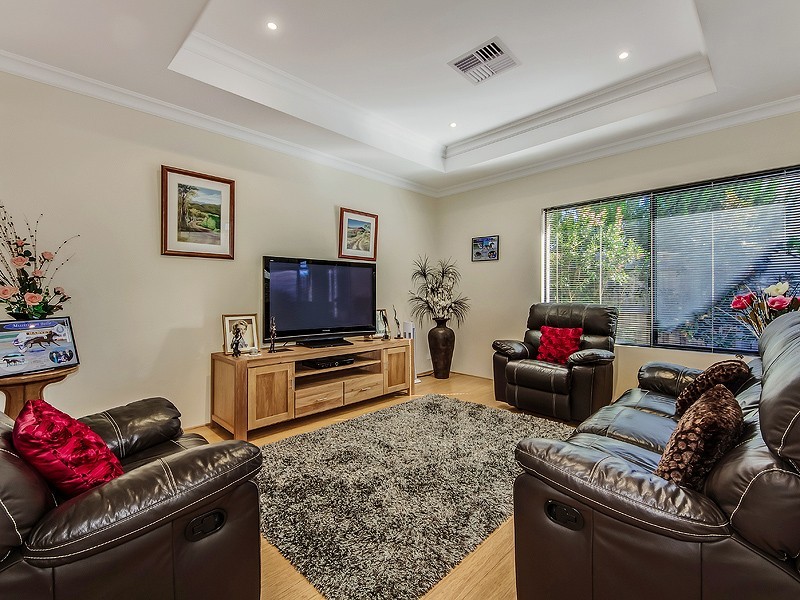 10 Sirrocco Drive, Erskine WA 6210