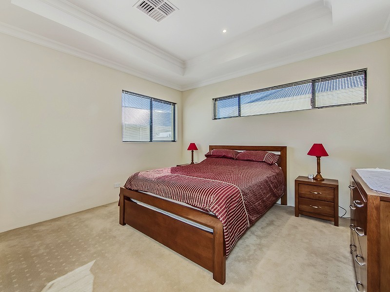 10 Sirrocco Drive, Erskine WA 6210