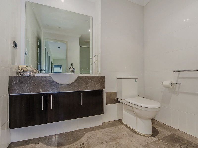 2/23 Oversby Street, Halls Head WA 6210