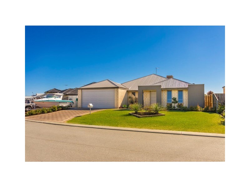 7 Varia Way, Halls Head WA 6210