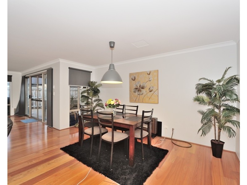 7 Varia Way, Halls Head WA 6210