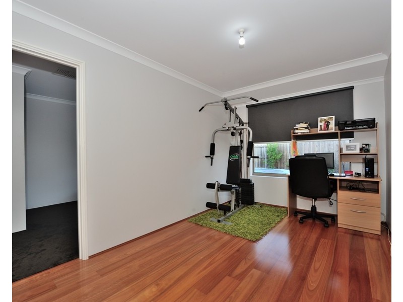 7 Varia Way, Halls Head WA 6210