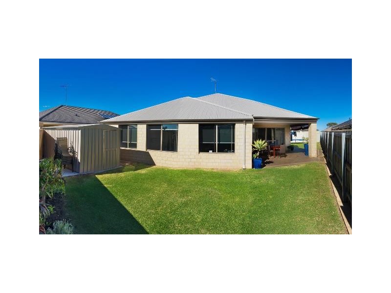 7 Varia Way, Halls Head WA 6210
