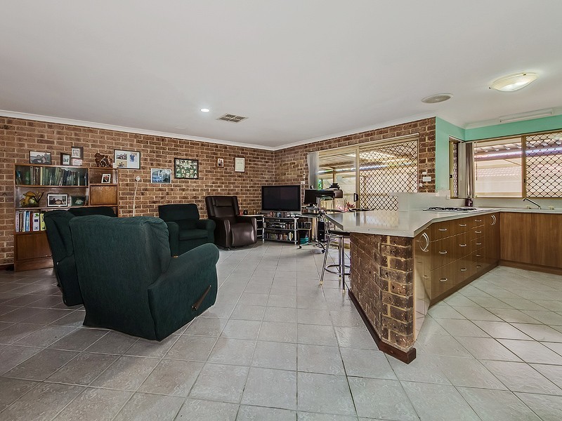 3 RAVENDALE DRIVE, Dudley Park WA 6210