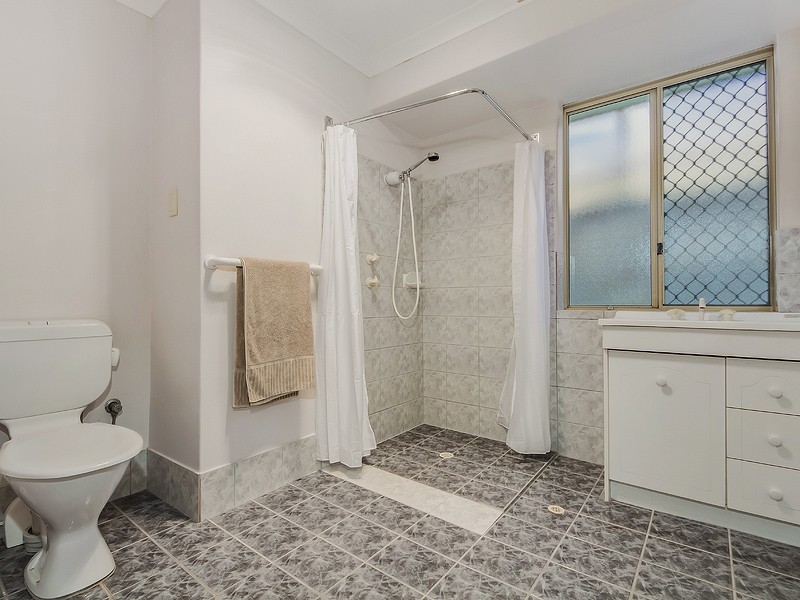 3 RAVENDALE DRIVE, Dudley Park WA 6210