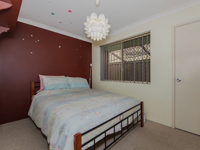 3 RAVENDALE DRIVE, Dudley Park WA 6210