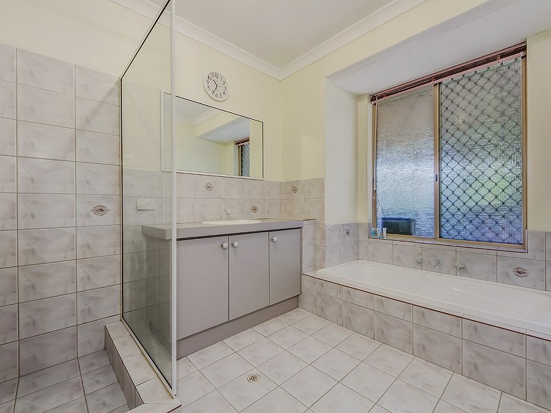 3 RAVENDALE DRIVE, Dudley Park WA 6210