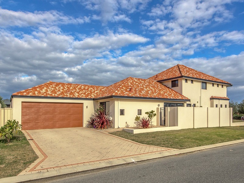 1 Mainsail Parkway, PORT BOUVARD, Wannanup WA 6210