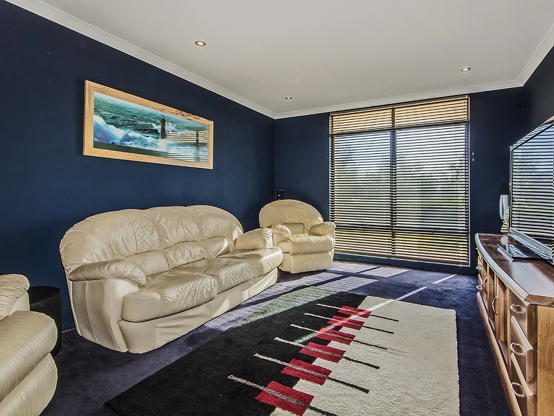 1 Mainsail Parkway, PORT BOUVARD, Wannanup WA 6210