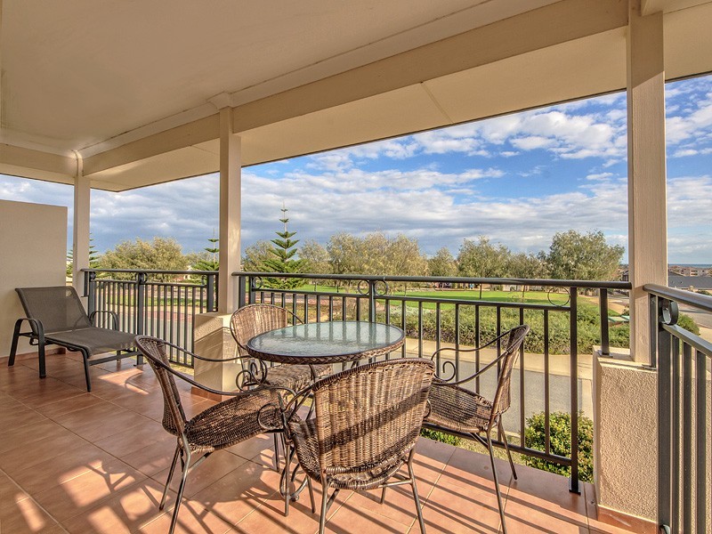 1 Mainsail Parkway, PORT BOUVARD, Wannanup WA 6210