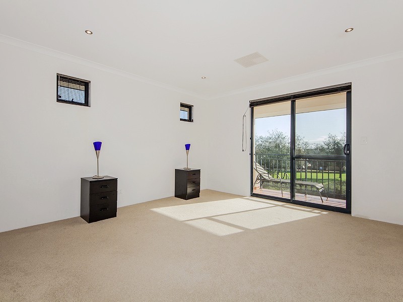 1 Mainsail Parkway, PORT BOUVARD, Wannanup WA 6210