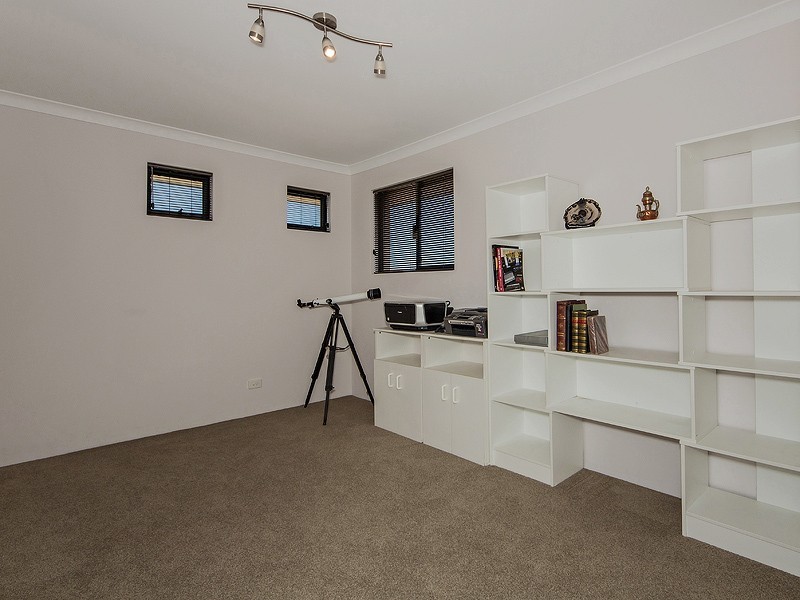 1 Mainsail Parkway, PORT BOUVARD, Wannanup WA 6210