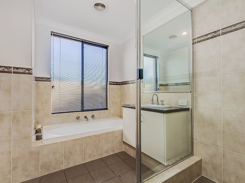 1 Mainsail Parkway, PORT BOUVARD, Wannanup WA 6210