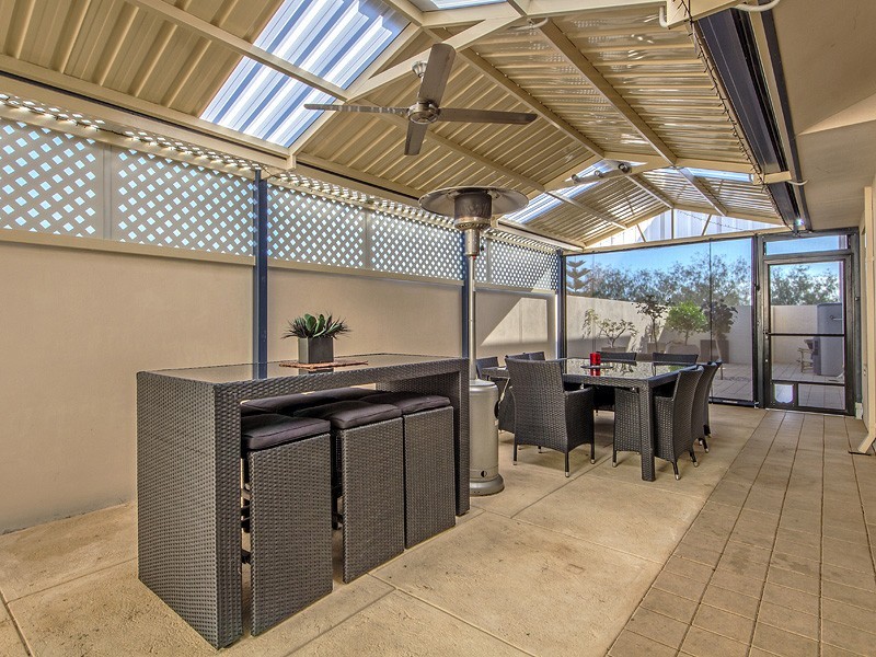 1 Mainsail Parkway, PORT BOUVARD, Wannanup WA 6210