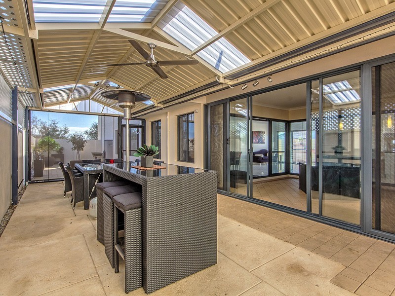 1 Mainsail Parkway, PORT BOUVARD, Wannanup WA 6210