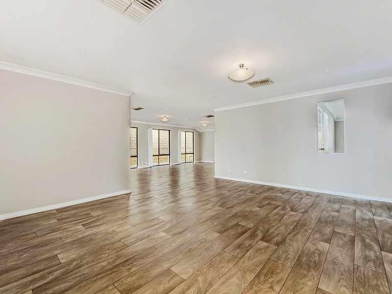 4 Frigate Way, PORT BOUVARD, Wannanup WA 6210