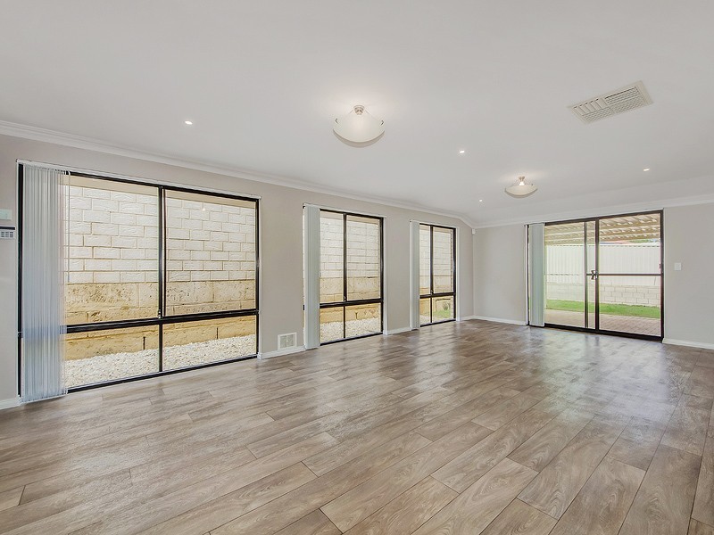 4 Frigate Way, PORT BOUVARD, Wannanup WA 6210