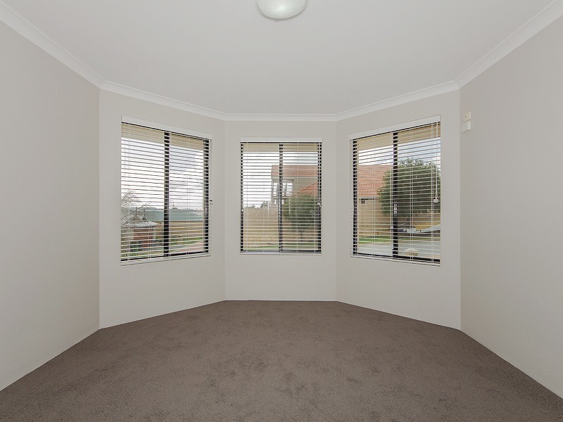 4 Frigate Way, PORT BOUVARD, Wannanup WA 6210
