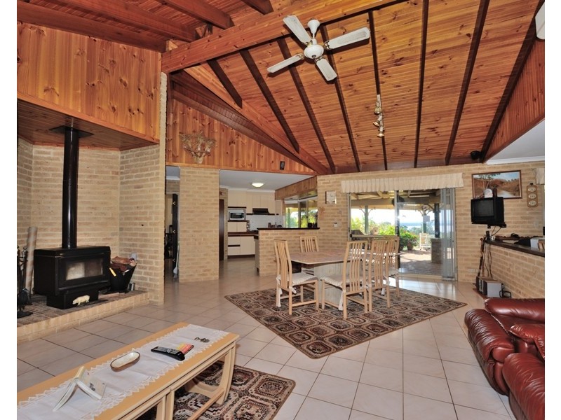 2 HARVEY VIEW ROAD, Herron WA 6211