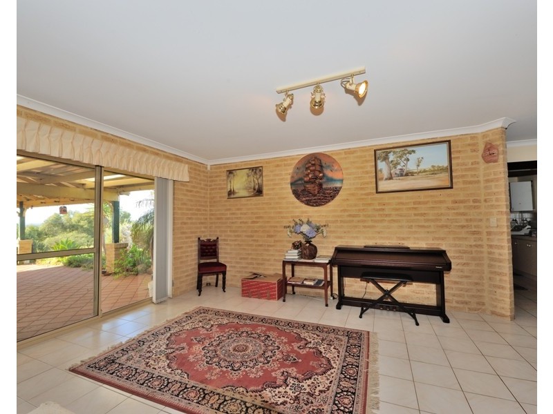 2 HARVEY VIEW ROAD, Herron WA 6211