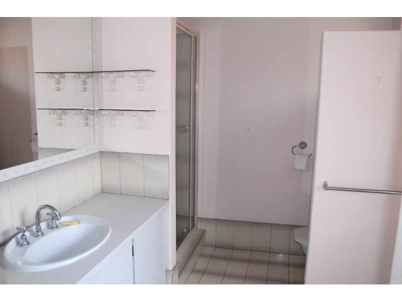 110 Leslie Street, Dudley Park WA 6210