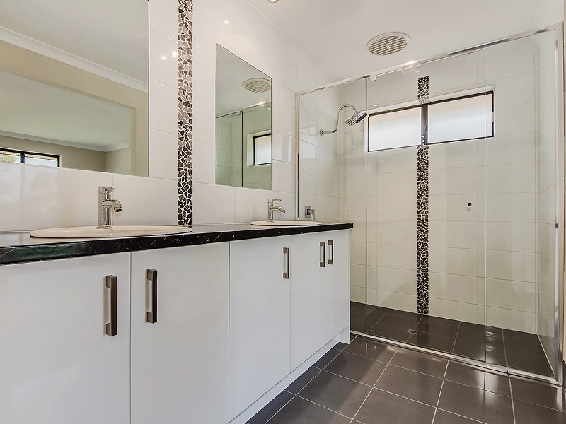 37 Buckingham Drive, PORT BOUVARD, Wannanup WA 6210